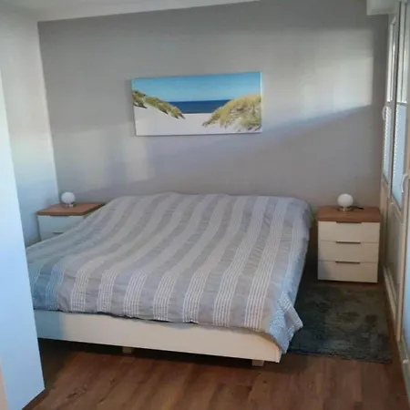 Little Freedom With Balcony, Apartament